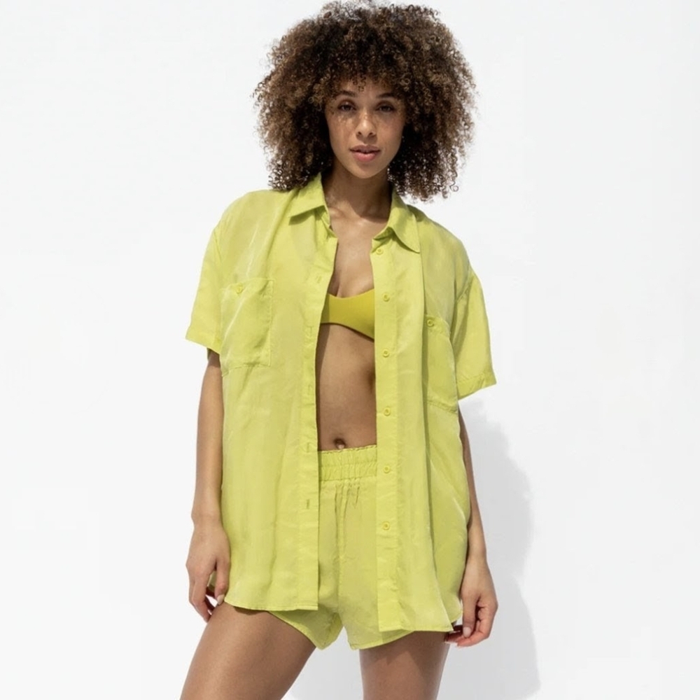 Left On Friday Day Trip Button Down L/XL Sport Silk